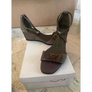 Hispanitas Suede Leather Womens EU 37 Olive Green Kitten Heel Wedge w/Bow